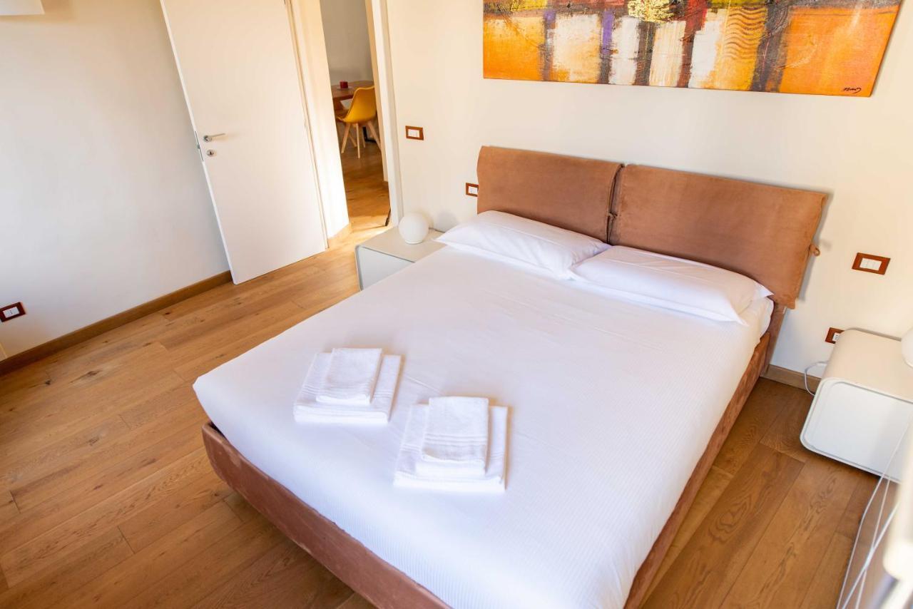 Modern, Bright Near Boboli Gardens & Santo Spirito - Homeunity Florence Extérieur photo